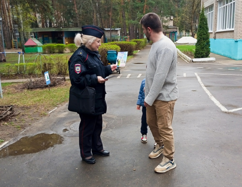 В Протвино полицейские пришли в гости к дошколятам