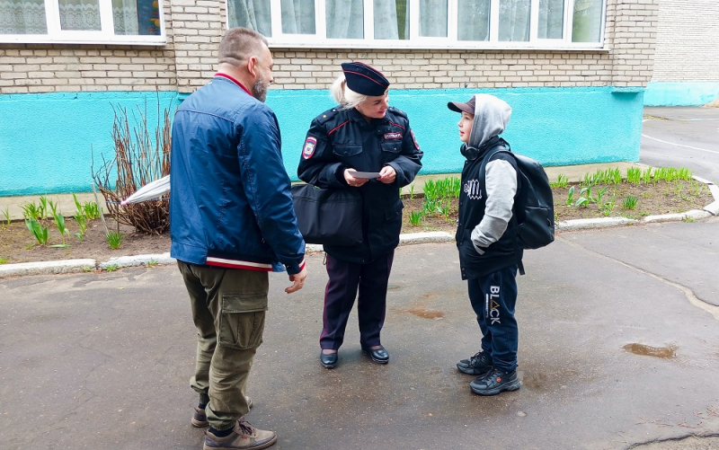 В Протвино полицейские пришли в гости к дошколятам