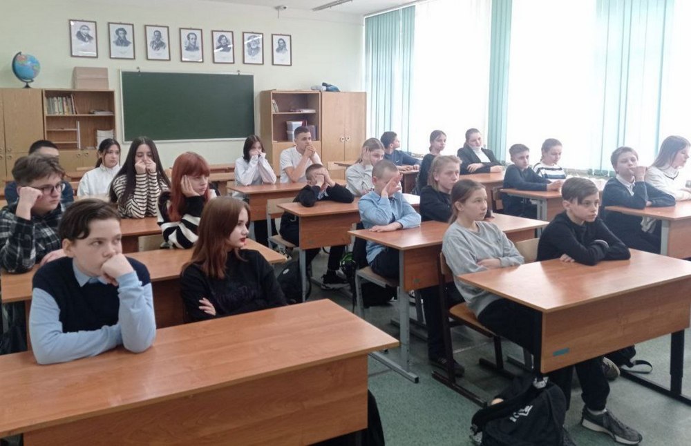 Шестиклассники гимназии Протвино встретились с инспектором по делам несовершеннолетних